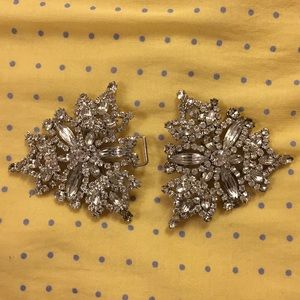 Belt buckle with prong set rhinestones.